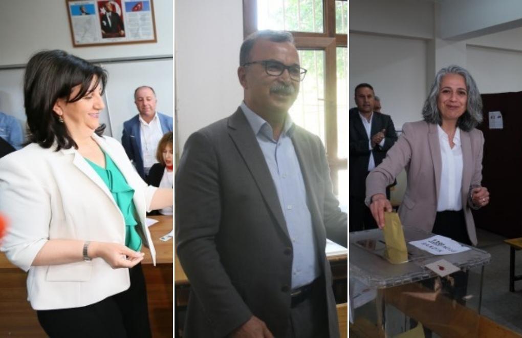 Kılıçdaroğlu hopes for spring, Buldan for peace, İnce repeats alleged slander as leaders cast votes
