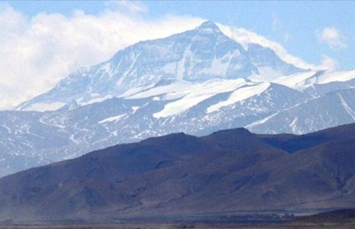 Nepalli dağcı 26. kez Everest’e tırmanarak zirve rekorunu egale etti