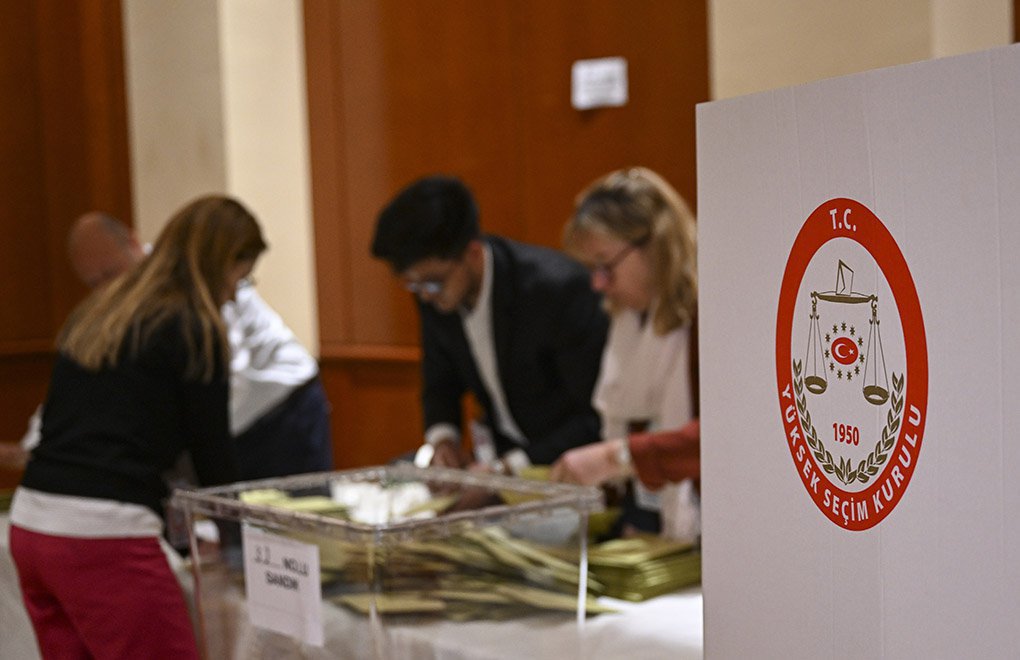 Voting period first shortened, then restored in countries where Kılıçdaroğlu is ahead