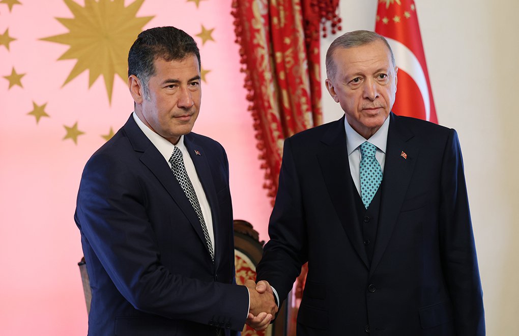 Third-placed candidate endorses Erdoğan in Turkey's runoff vote 