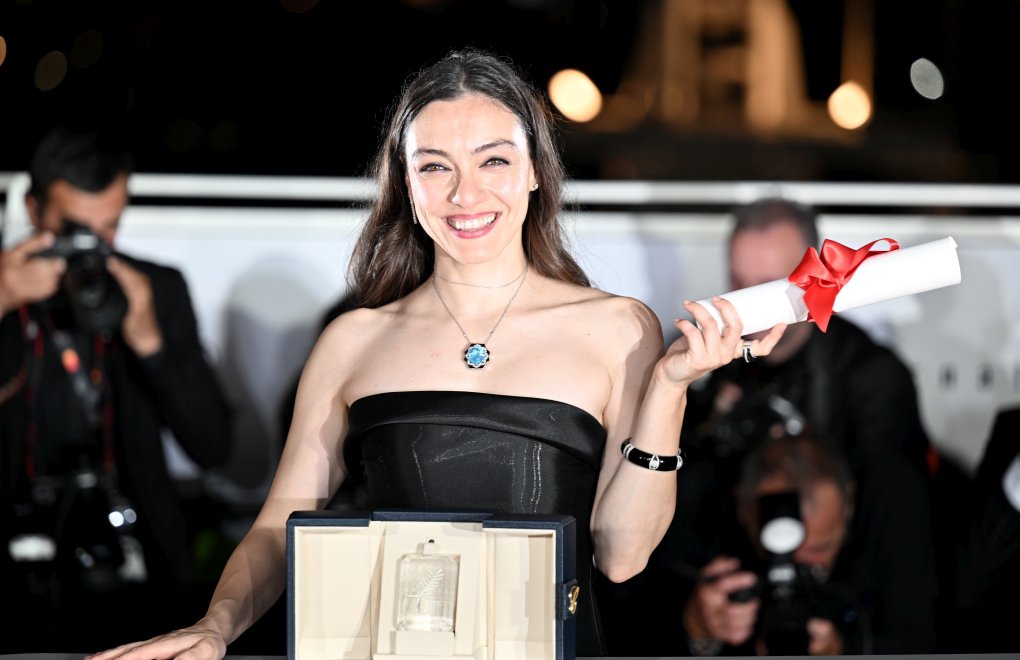 Anadolu Ajansı, Merve Dizdar'ın Cannes başarısını tek cümle ile duyurdu