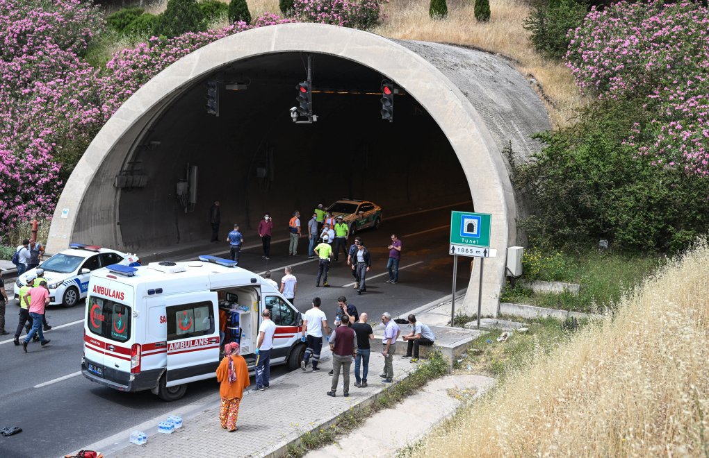 Tünelde TIR yandı: 26 yaralı