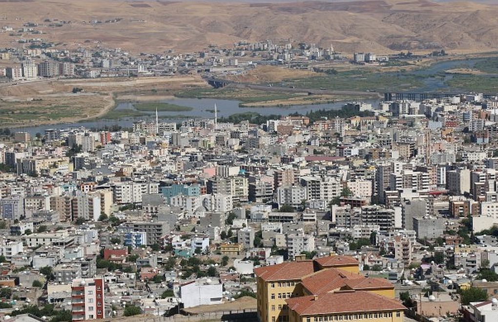 Cizre'de anne, baba ve 6 çocuk gözaltına alındı