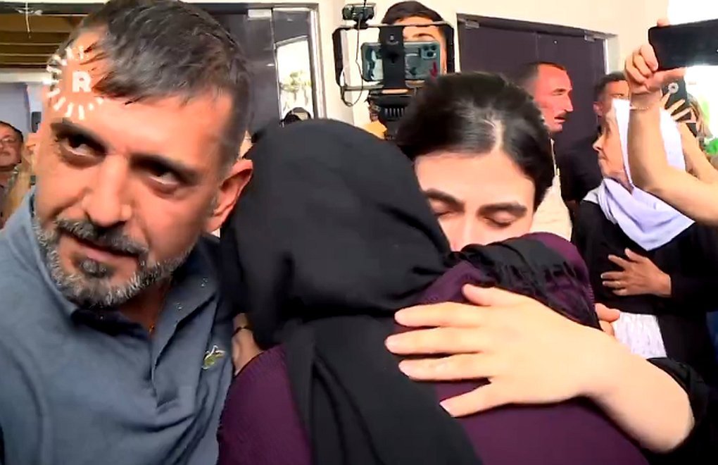 IŞİD'in Şengal'de esir aldığı 6 kadın 9 sene sonra ailelerine kavuştu