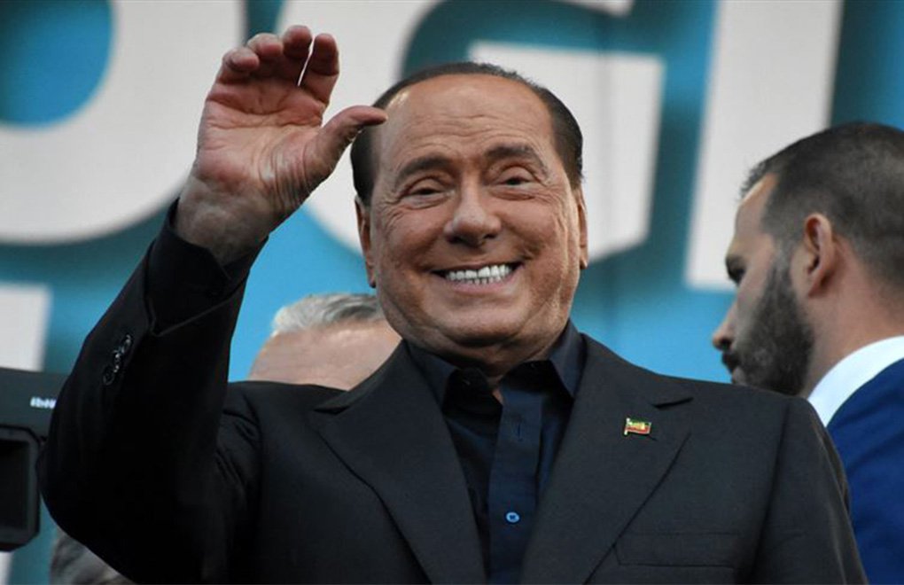 Eski İtalya Başbakanı Silvio Berlusconi hayatını kaybetti