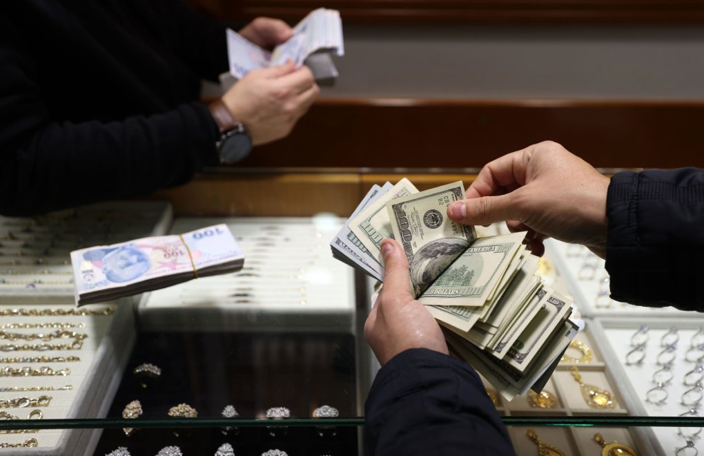 Merkez Bankası’nın faiz kararı sonrası dolar ve euro yeni rekor kırdı