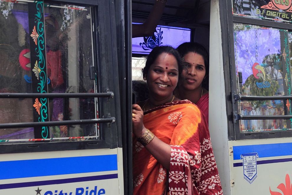 Karnataka'da "özgürlük bileti": Kadın ve translar için ücretsiz otobüs