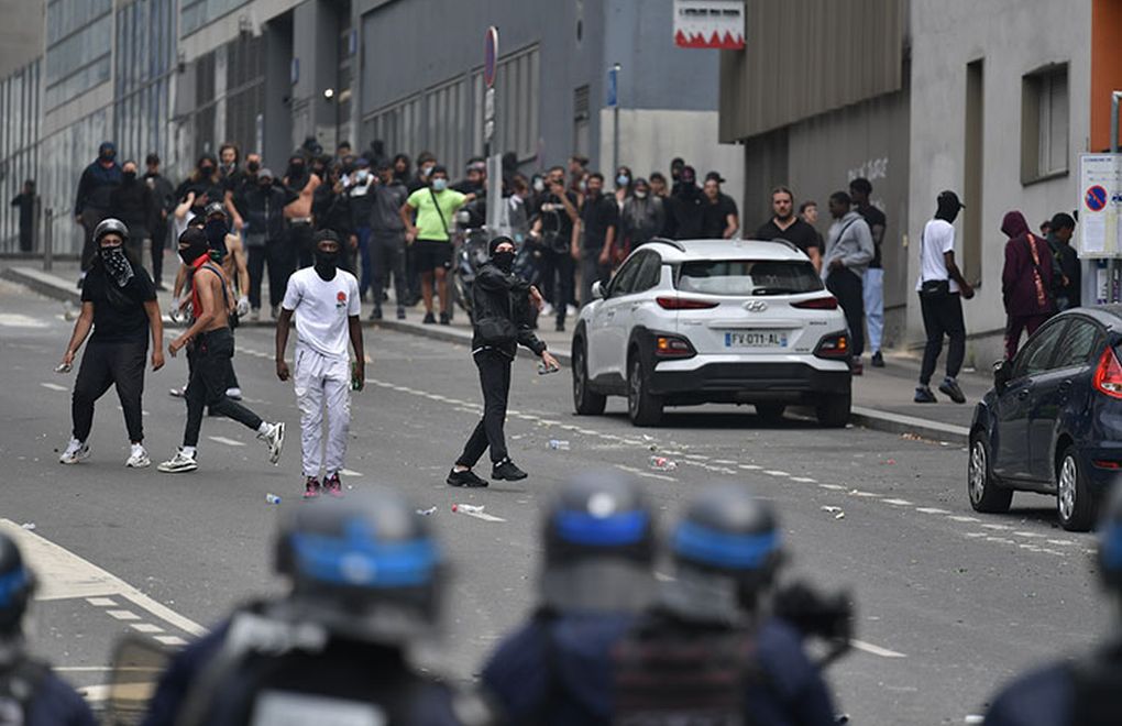 Fransa'da olaylar büyüyor, gözaltı sayısı 875'e yükseldi 