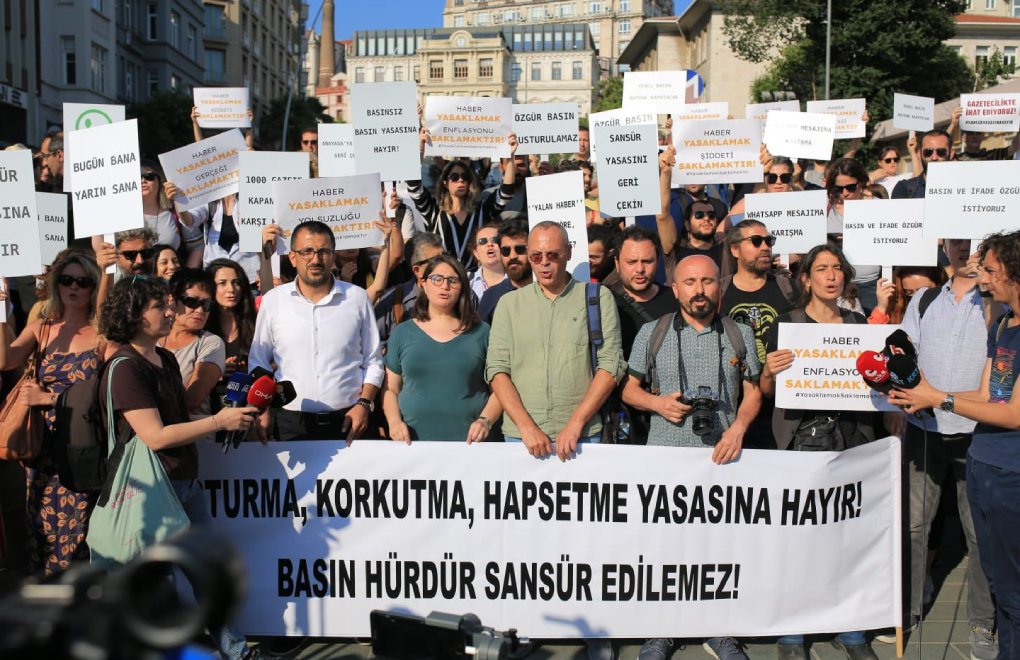 Türkiye’de gazetecilik: Düşük maaş, siyasi baskı, mobbing