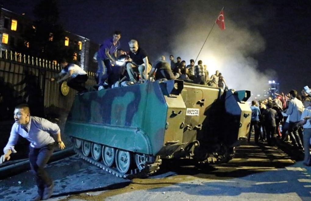 Köşe yazılarıyla 15 Temmuz Darbe Girişimi