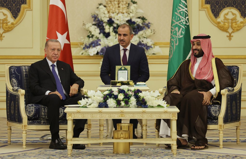 Turkey, Saudi Arabia sign wide range of agreements during Erdoğan's visit