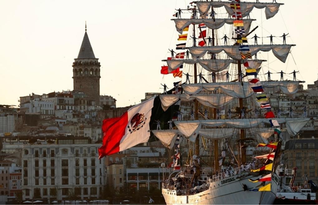 Meksika donanmasına ait "Cuauhtémoc" İstanbul'a ulaştı