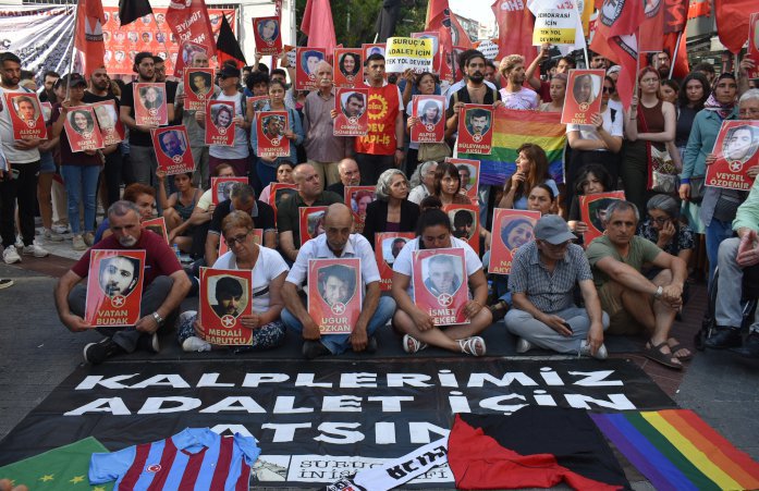 Kadıköy’deki Suruç anmasına polis saldırısı