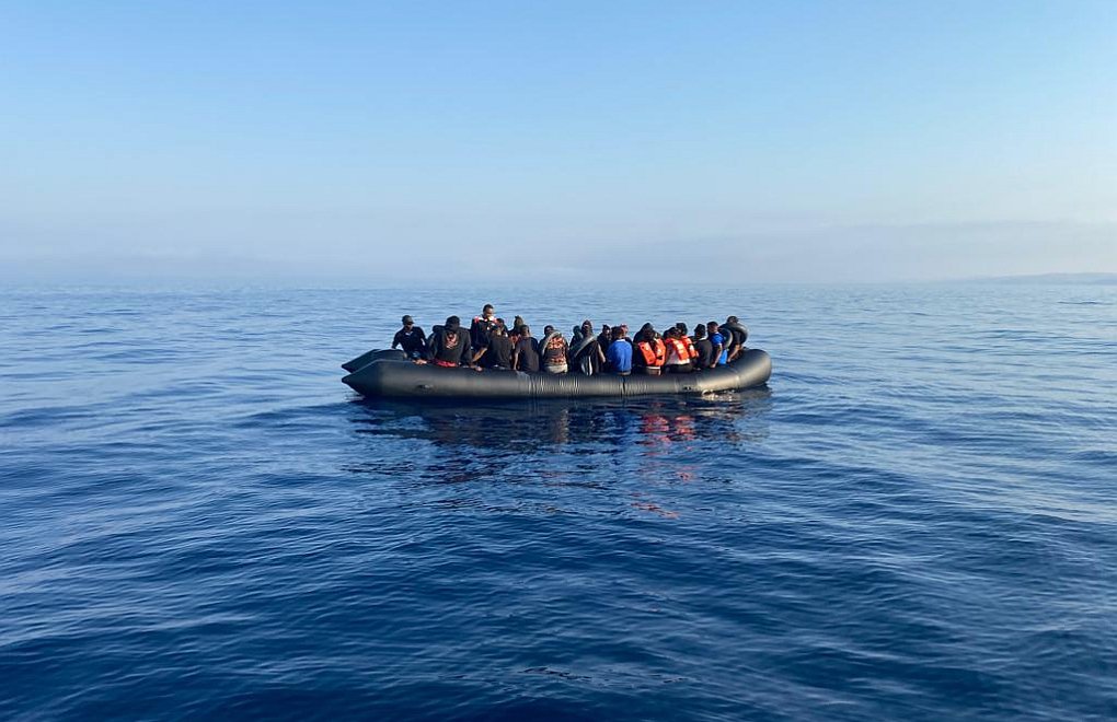 İtalya'da göçmen teknesi battı: 41 kişi yaşamını yitirdi
