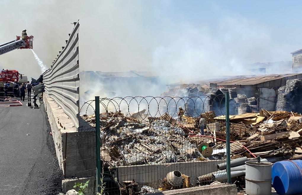 Ankara'da kâğıt geri dönüşüm fabrikasında yangın 