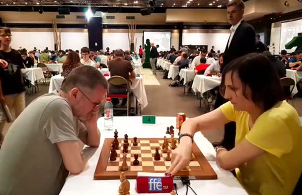 Satrançta transların kadın turnuvalarına katılımına geçici yasak