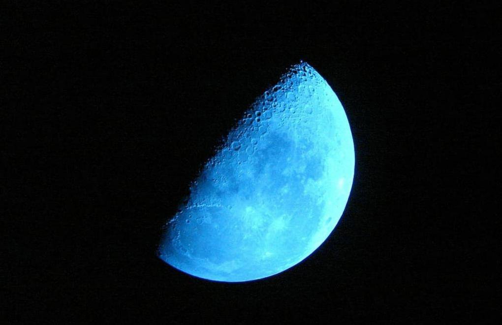 Mavi Ay, 30 Ağustos gecesi gökyüzünde