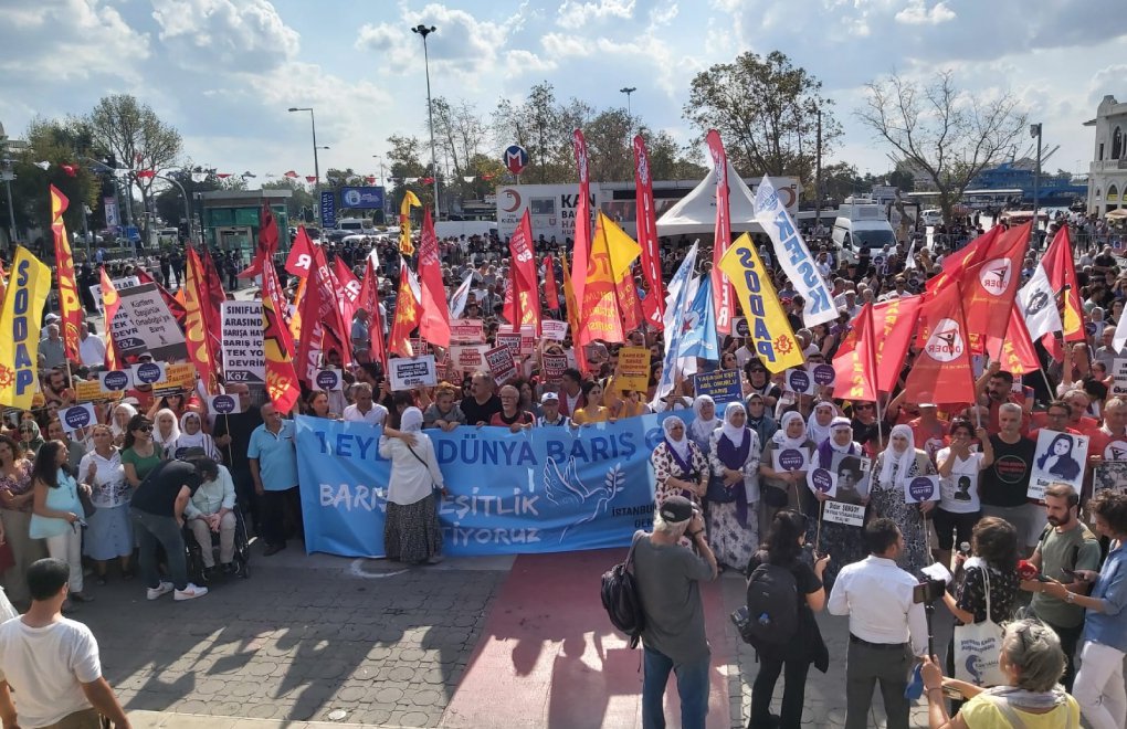Kadıköy'de barış mitingi: Halkların bir arada yaşama iradesi iktidarlar için en büyük tehdit