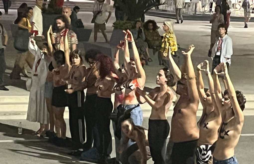 Woody Allen Venedik'te protesto edildi: "Tecavüzcü yönetmenlere spot ışığı yok"