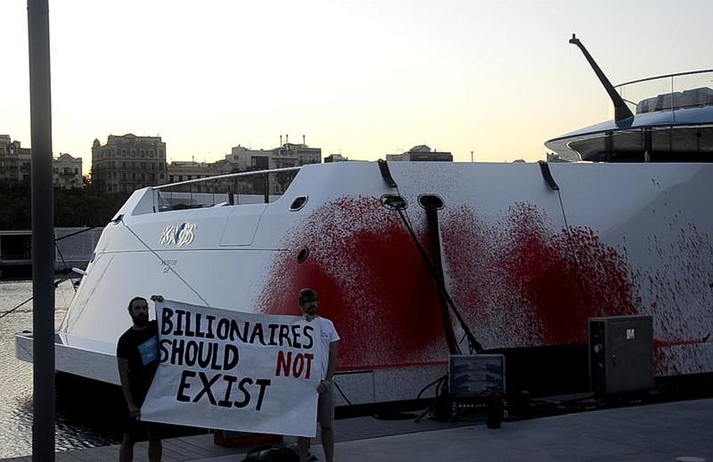İklim aktivistlerinden süperyat eylemi: "Milyarderler var olmamalıdır"