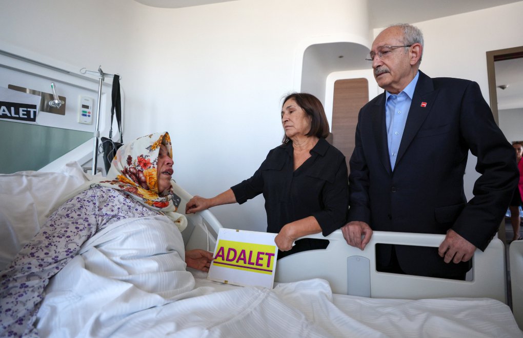Kemal Kılıçdaroğlu, ameliyat olan Emine Şenyaşar’ı ziyaret etti