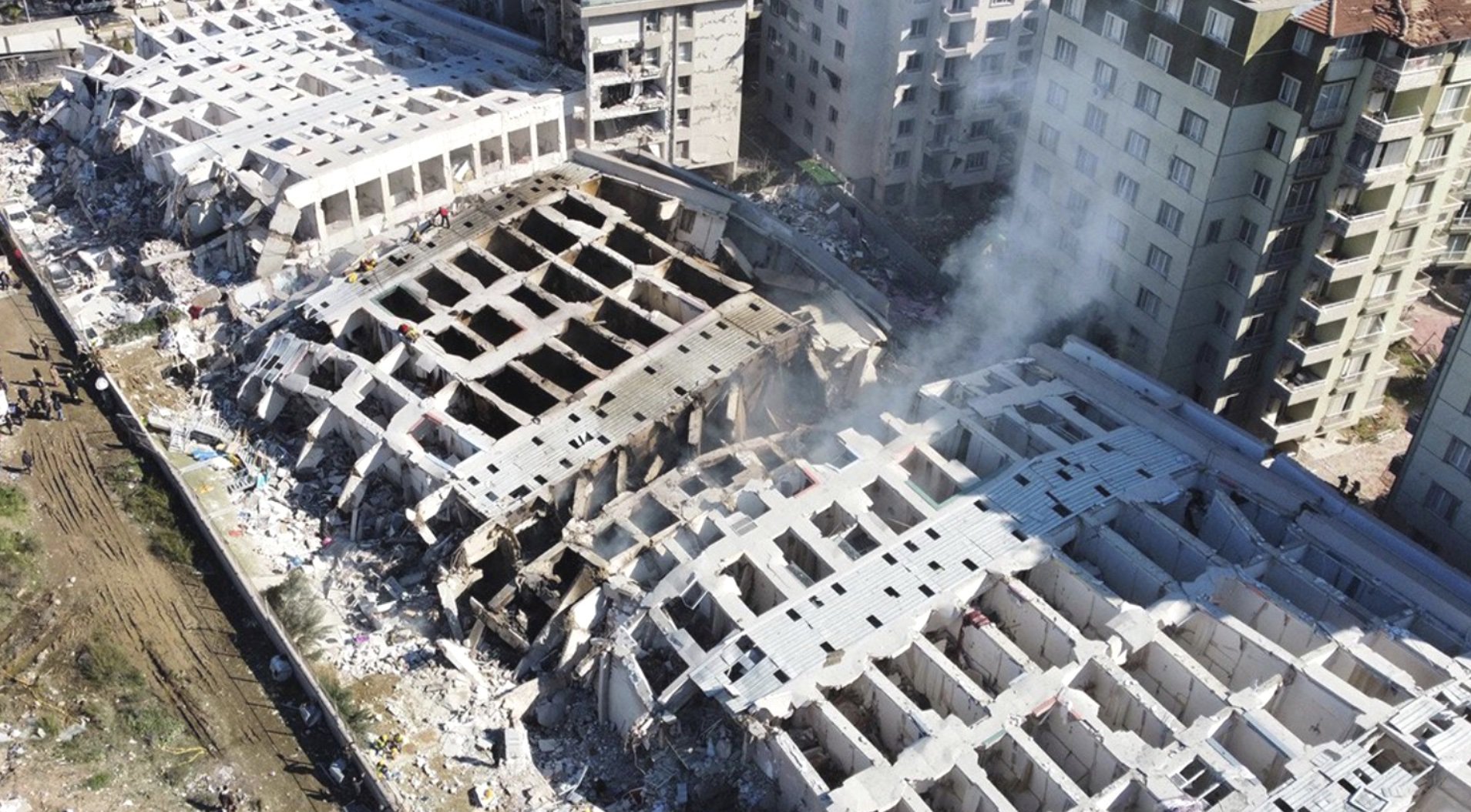 Antakya | Enkazında bin insanın can verdiği Rönesans Sitesi'nin "inşaat sorumlusu" tutuklandı