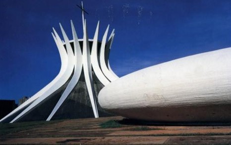 Niemeyer'in ödüllü Brezilya katedrali