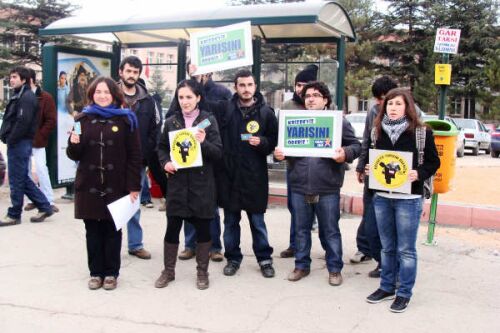 Öğrenci Gençlik Sendikası Eskişehir üyeleri, ulaşım ücretlerini protesto etti