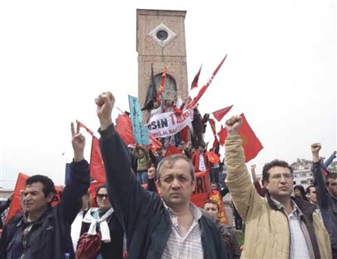 1 Mayıs'ta sosyalistler Taksim'deydi