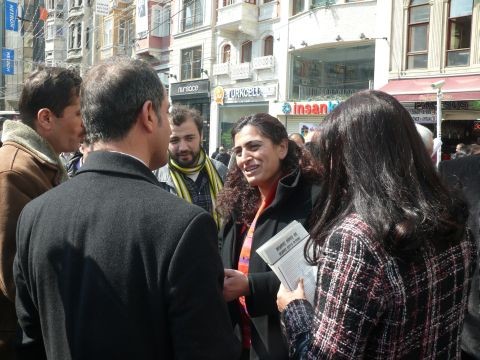 Sebahat Tuncel Beyoğlu'nda Newroz Bildirisi Dağıttı