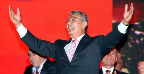 Baykal Nisan 2008'de partinin kurultayında yeniden başkan seçildikten sonra.