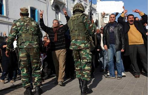 Ben Ali'nin ülkeden kaçışının ardından devrimin ikinci dalgası geliyor