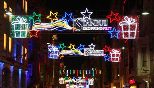 İstiklal Caddesi'nde Shoppingfest ışıkları