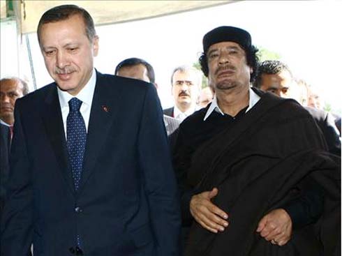 Tayyip Erdoğan Libya ziyaretinde Kaddafi ile 