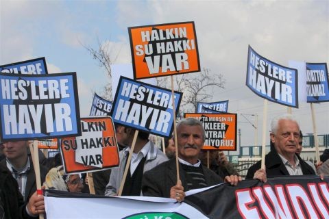 Ankara'da Binler "Doğanın Katline Karşı" Hükümeti Uyardı