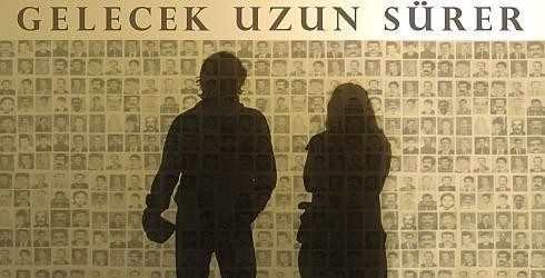 "Gelecek Uzun Sürer" Özcan Alper