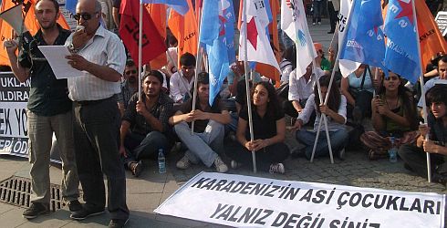 Hopa olayları nedeniyle haklarında dava açılan 36 kişiden 7'si hakkında açılan "örgüt propagandası" davası bugün.