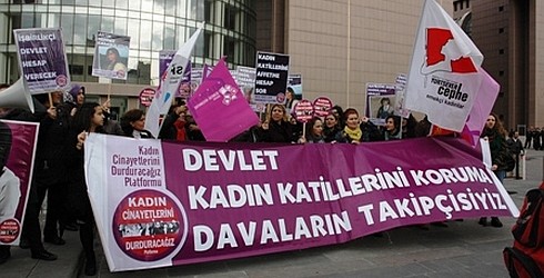 2010'da Adliye Önünde Eylem