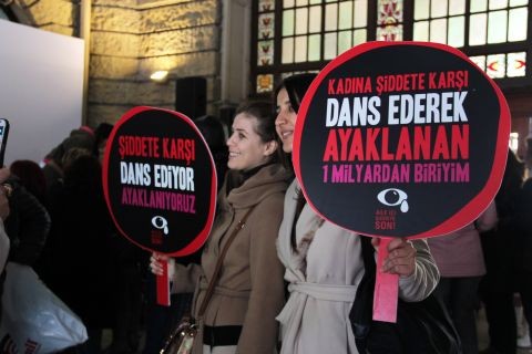 İstanbullu Kadınlar Erkek Şiddetine Karşı Dans Etti
