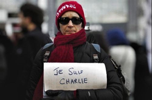 Fransız Konsolosluğu'nda Saygı Duruşu