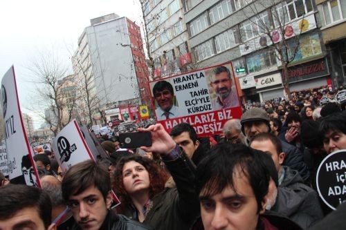  Agos Önünde Hrant'sız 10. Yıl 