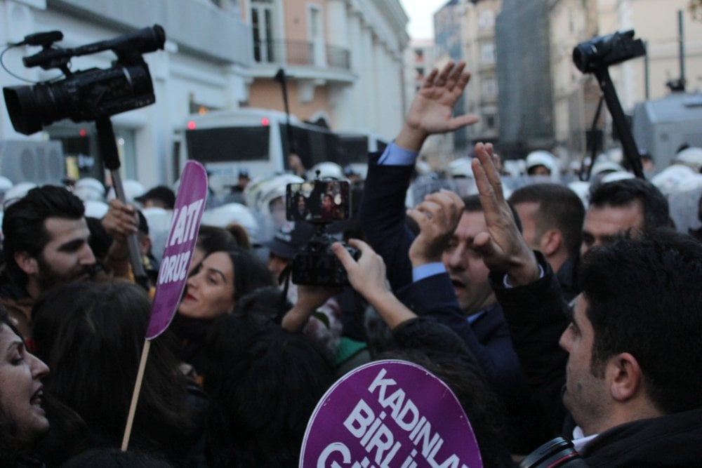 Fotoğraflarla 25 Kasım Kadın Direnişi - Toplumsal Cinsiyet Odaklı Habercilik Kütüphanesi