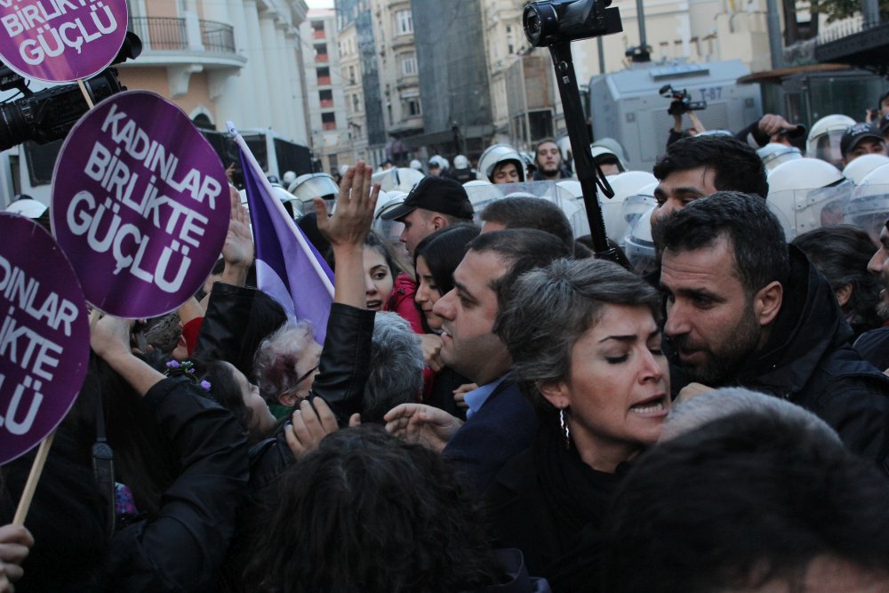 Fotoğraflarla 25 Kasım Kadın Direnişi - Toplumsal Cinsiyet Odaklı Habercilik Kütüphanesi