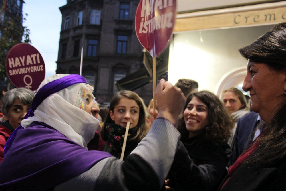 Fotoğraflarla 25 Kasım Kadın Direnişi - Toplumsal Cinsiyet Odaklı Habercilik Kütüphanesi