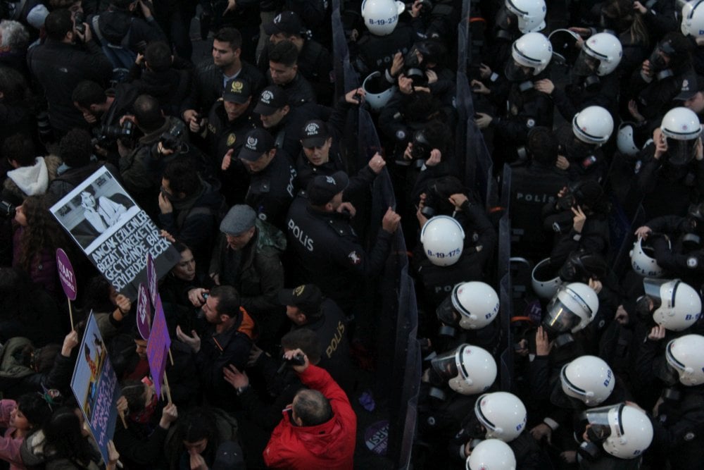 Fotoğraflarla 25 Kasım Kadın Direnişi - Toplumsal Cinsiyet Odaklı Habercilik Kütüphanesi