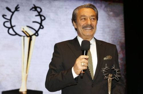 Aziz Nesin Emek Ödülü Kadir İnanır'a