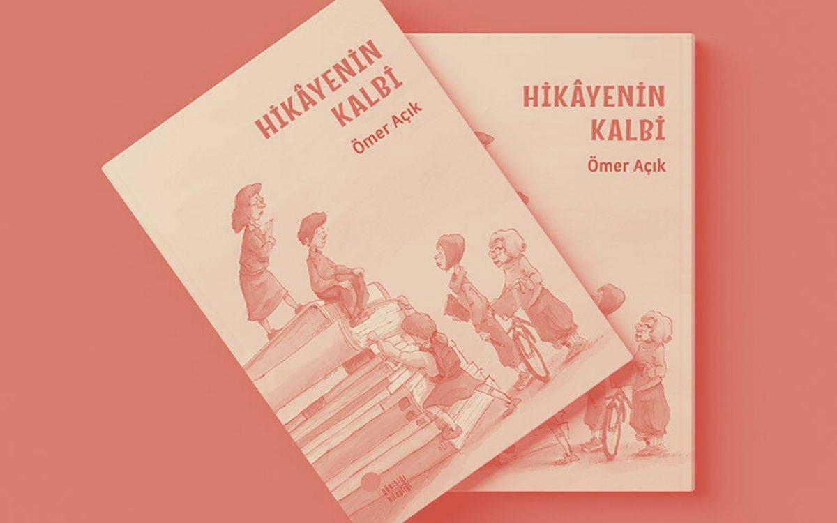 Bu görselde, Ömer Açık'ın "Hikâyenin Kalbi" adlı kitabının iki kapağı yer almakta. Kapağın tasarımında pastel tonlarda kırmızımsı bir renk kullanılmış. Kitabın kapağında, üzerinde "Hikâyenin Kalbi" ve "Ömer Açık" yazıları bulunan başlık kısmı mevcut.  Kapak illüstrasyonu, farklı yaş gruplarındaki insan figürlerini içeriyor; bir çocuk, bir genç, bir yetişkin ve bir yaşlı kadın gibi çeşitli karakterler, büyük kitapların üzerinde oturuyor, yürüyor veya bisiklete biniyor. Bu karakterler, bilgiyi ve hikâyeleri sembolize eden kitaplarla etkileşimde bulunuyorlar. Kitapların basamak gibi yerleştirilmesi, bilginin ve hikâyenin yükselici ve ilerletici bir unsur olduğunu ima ediyor.