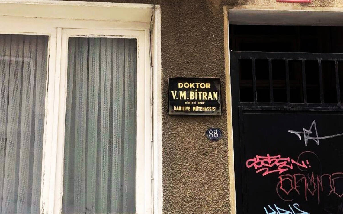 Yeldeğirmeni’ndeki Yahudiler ya da Dr. Viktor Bitran’ın tabelası