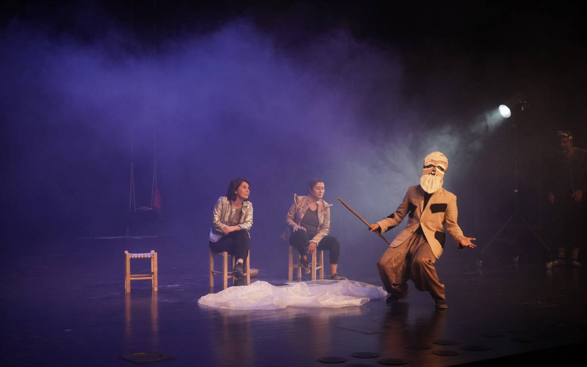 Çeviriden direnişe: Kürt tiyatrosunun sessiz çığlığı