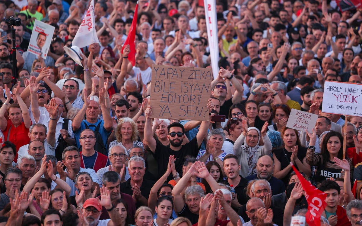 Toplumsal muhalefetin önlenemez yükselişi!